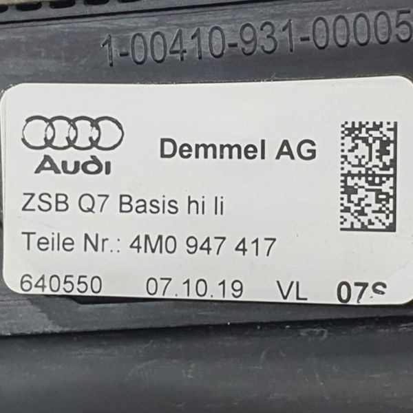 Soleira Traseira Esquerda Audi Q8 2020 Preto