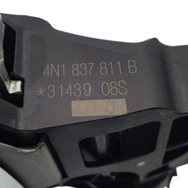 Maçaneta Dianteira Esquerda Audi Q8 2020 Dianteira