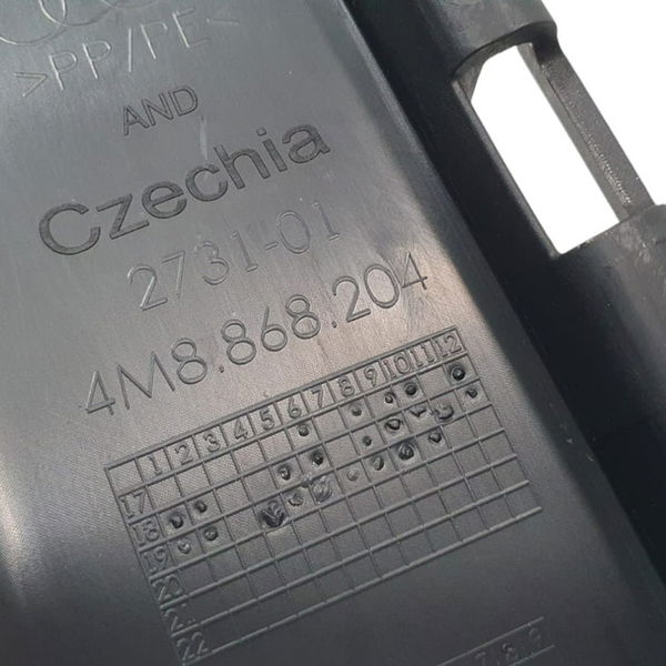 Acabamento Coluna Audi Q8 2020