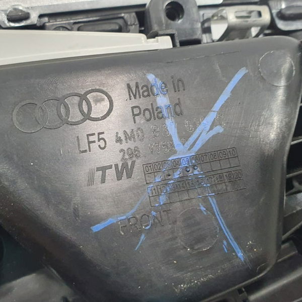 Maçaneta Dianteira Esquerda (avarias) Audi Q8 2020 Dianteira