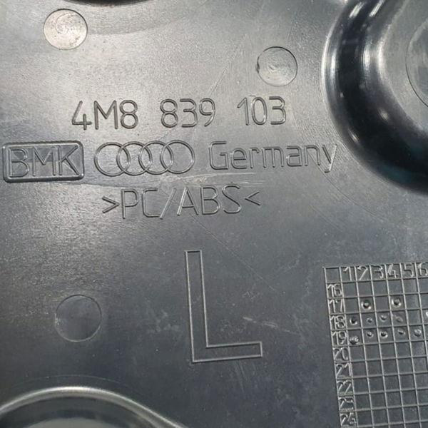 Tampa Interna Forração Traseira Esquerda Audi Q8 2020