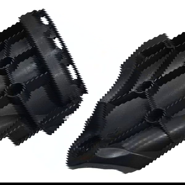 Guia Para-choque Traseiro Direito Audi Q8 2020 / 4m8807394