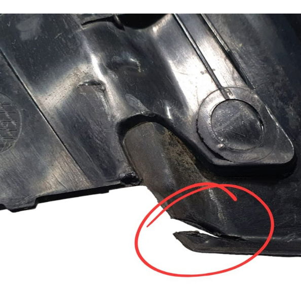 Acabamento Lanterna Esquerda Audi Q8 2020 / 4m8945253a