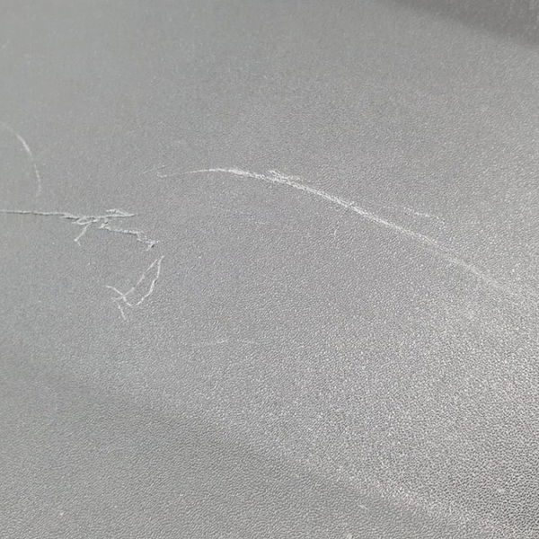 Acabamento Churrasqueira (arranhado) Audi Q8 2020 / 4m881944 Preto