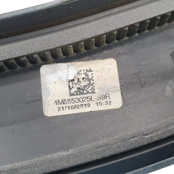 Polaina Arco Roda Traseiro Esquerdo Audi Q8 2020 /4m8853025