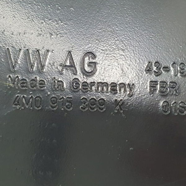 Acabamento Suporte Bateria 48v Audi Q8 2020 / 4m0915399k