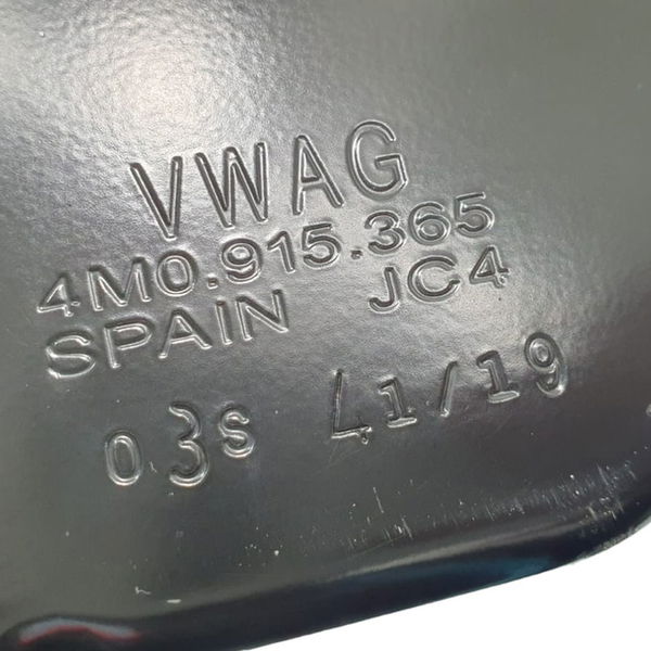 Acabamento Suporte Bateria 48v Audi Q8 2020 / 4m0915365