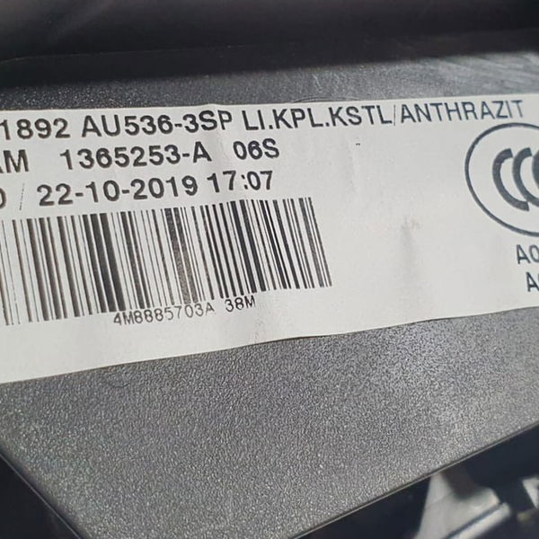 Acabamento Couro Banco L/esq Audi Q8 2020 /4m8885703a Preto