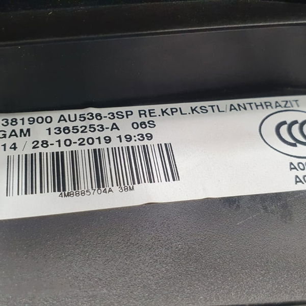 Acabamento Couro Banco L/dir Audi Q8 2020 /4m8885704a Preto