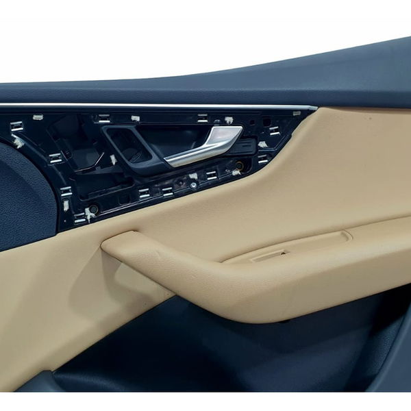 Forro De Porta Dianteiro Direito Audi Q8 2020 /4m8867118