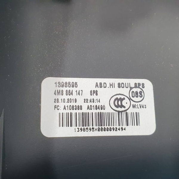 Moldura Console Traseiro Audi Q8 2020 /4m8864147