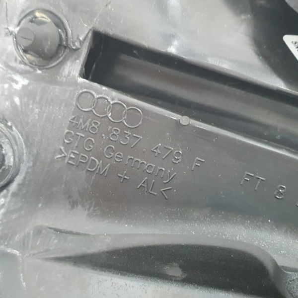 Borracha Porta Dianteira Esquerda Audi Q8 2020 /4m8837479f