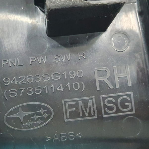 Moldura Botão Vidro Traseiro Direito Subaru Forester Xt 2018