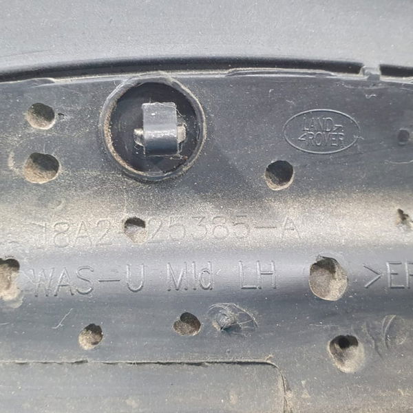 Guarda Pó Traseiro Esquerdo Range Rover Velar P300 2020