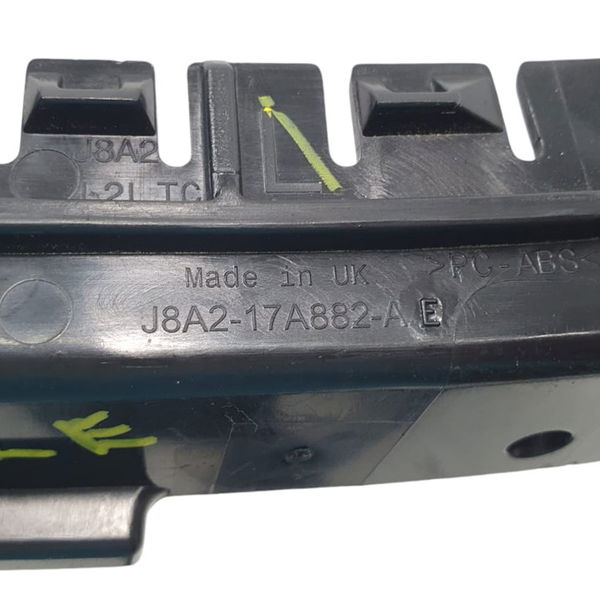 Guia Parachoque Traseiro L/esq. Range Rover Velar P300 2020