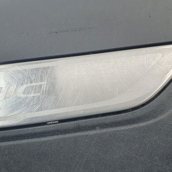 Soleira Traseira L/dir Range Rover Velar P300 2020 Preto