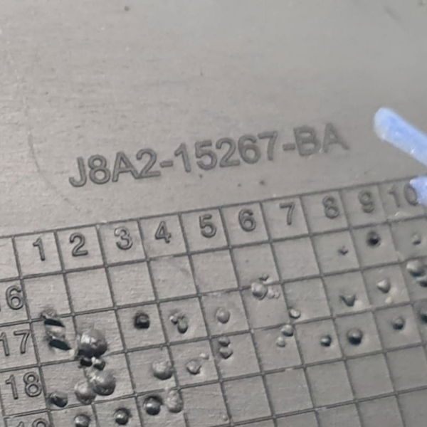 Moldura Farol De Milha Esquerdo Range Rover Velar P300 2020 Preto Esquerdo