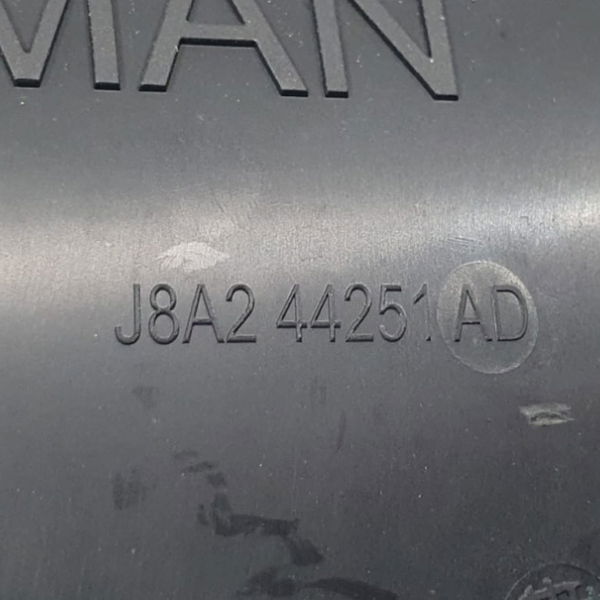 Acabamento Dobradiça Porta-malas L/esq Range Rover Velar 20