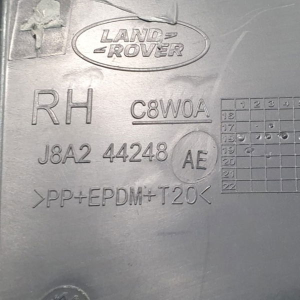 Acabamento Porta-malas L/dir Range Rover Velar P300 2020