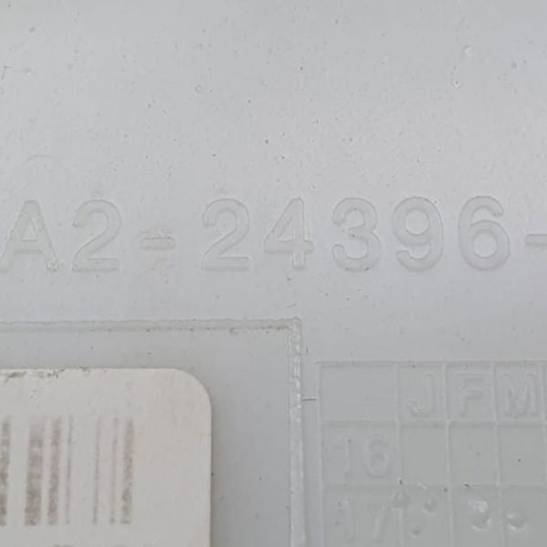 Acabamento Central Coluna L/dir. Range Rover Velar P300 2020