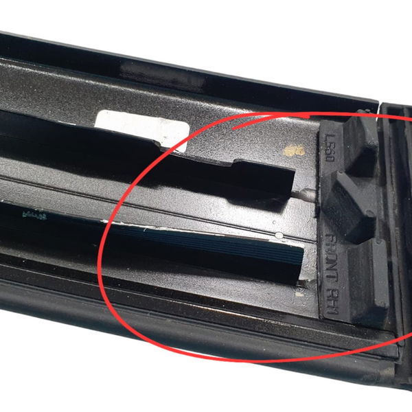 Aplique Moldura L/dir. (c/detalhes) Range Rover Velar 2020