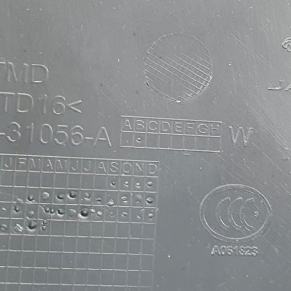 Acabamento Coluna Central L/esq Range Rover Velar P300 2020