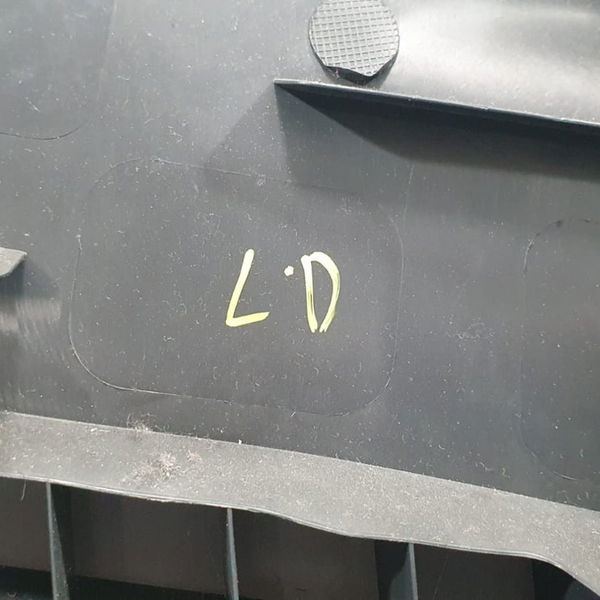 Acabamento Coluna Central L/dir Range Rover Velar P300 2020