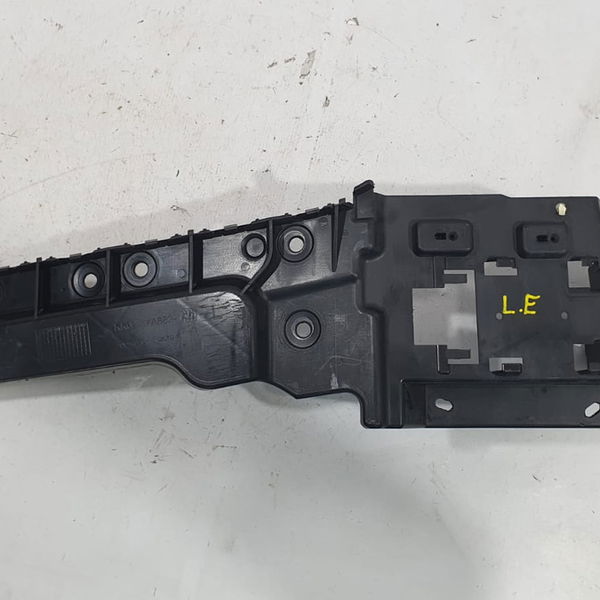 Suporte Parachoque Traseiro L/esq Range Rover Sport Hse 2020