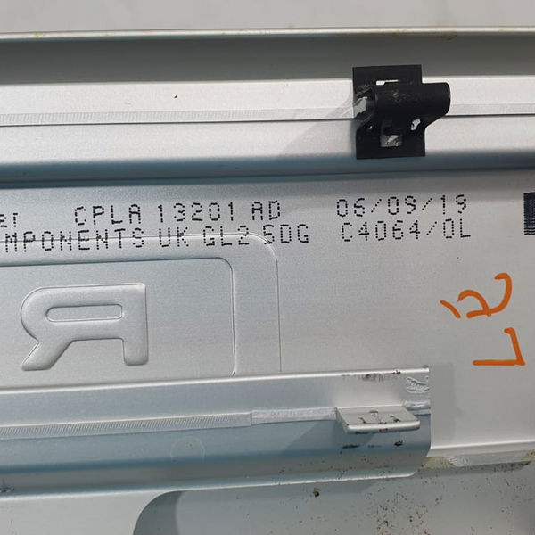 Soleira Porta Dianteira Esquerda Range Rover Sport Hse 2020 Cinza