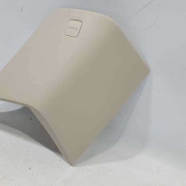 Moldura Coluna Traseira Direita Range Rover Sport Hse 2020