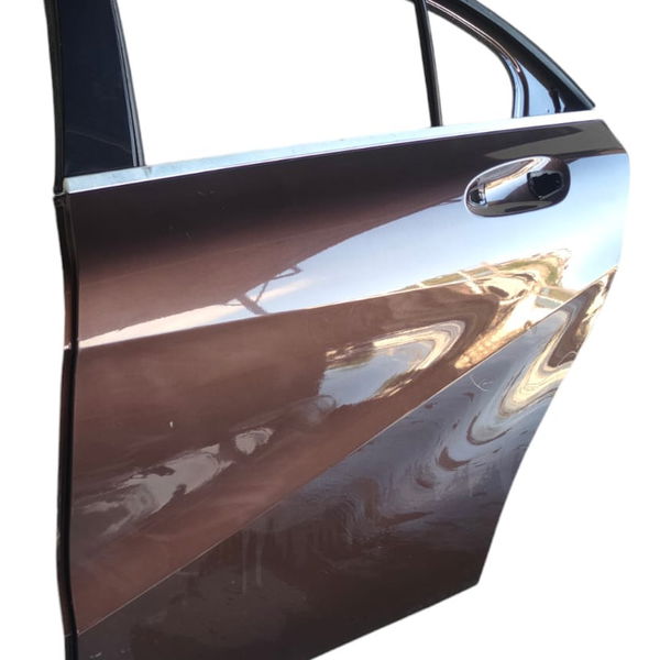 Porta Traseira Esquerda Mercedes A 200 2015 (c/detalhe) Traseira Esquerda Marrom