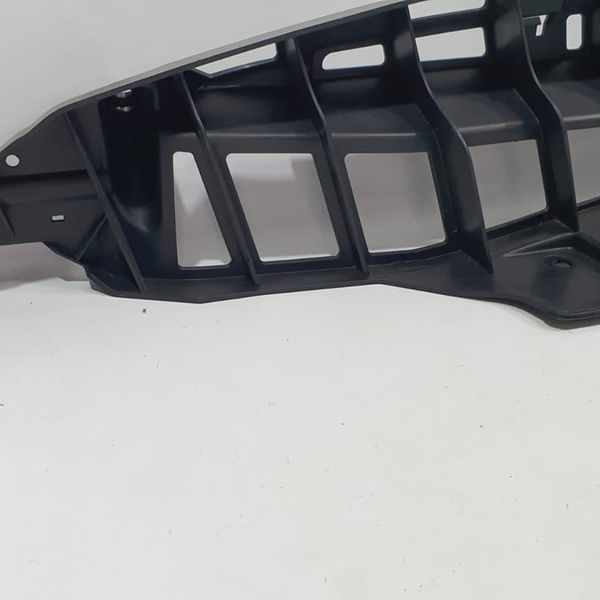 Suporte Guia Central Parachoque Tras. Range Rover Sport 2020