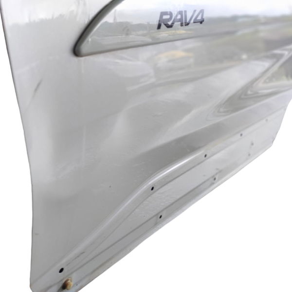 Porta Dianteira Esquerda Toyota Rav 4 2020 (avaria) - Dianteira - Esquerdo - Branco