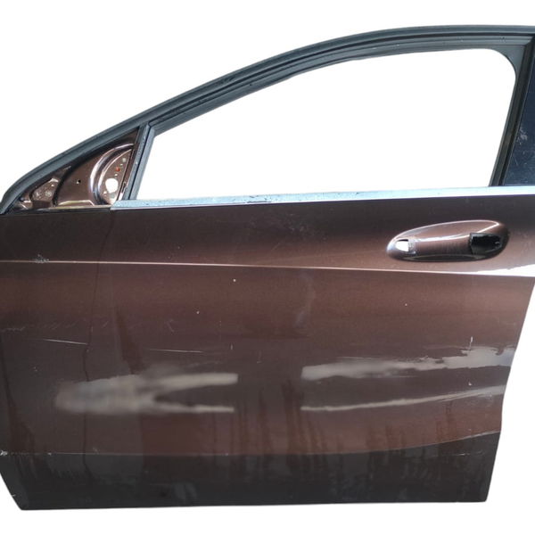 Porta Dianteira Esquerda Mercedes A200 2015 (c/detalhe) Dianteira Esquerda Marrom