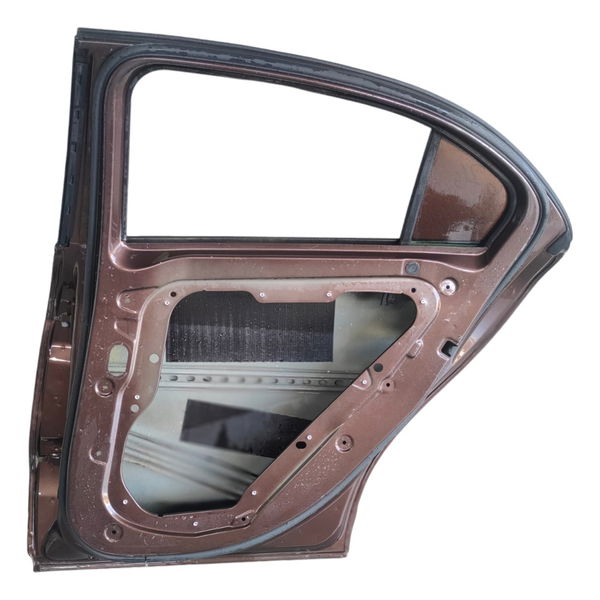 Porta Traseira Direita Mercedes A 200 2015 (recuperada) Traseira Direita Marrom