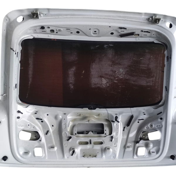 Tampa Traseira Audi Q3 2015 (c/detalhe) Branco