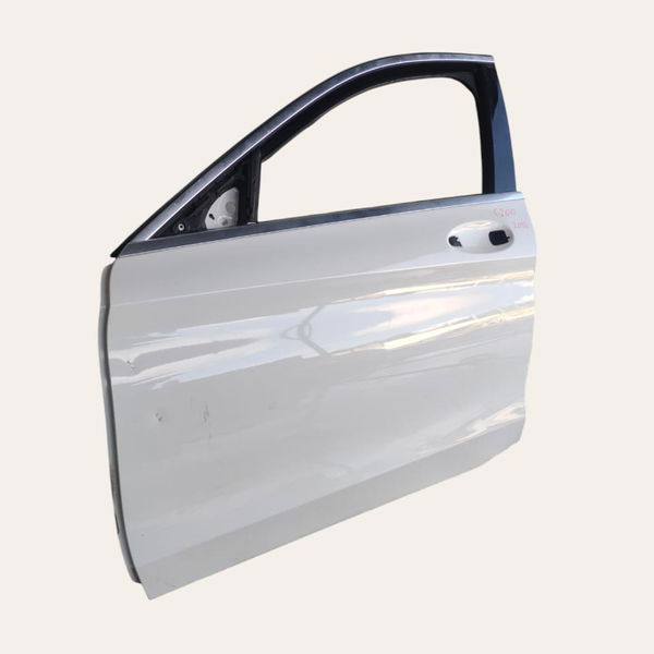 Porta Dianteira Esquerda Mercedes C200 2015 (avaria) Branco Esquerdo Dianteira