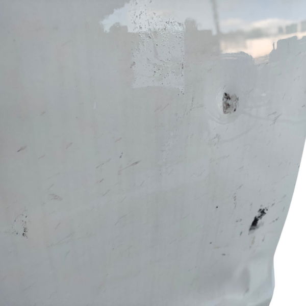 Porta Traseira Direita Amarok 2014 (avaria) Traseira Direita Branco