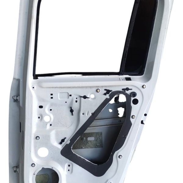 Porta Traseira Direita Amarok 2014 (avaria) Traseira Direita Branco