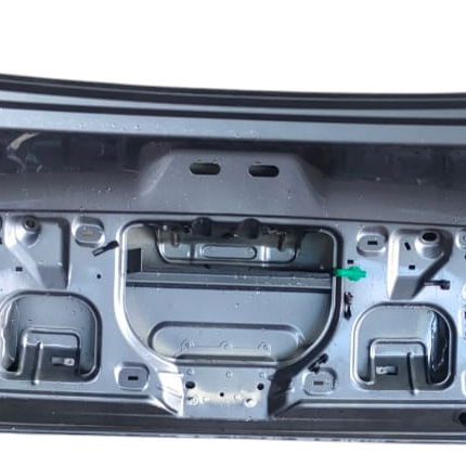 Tampa Traseira Jetta 2013 Prateado