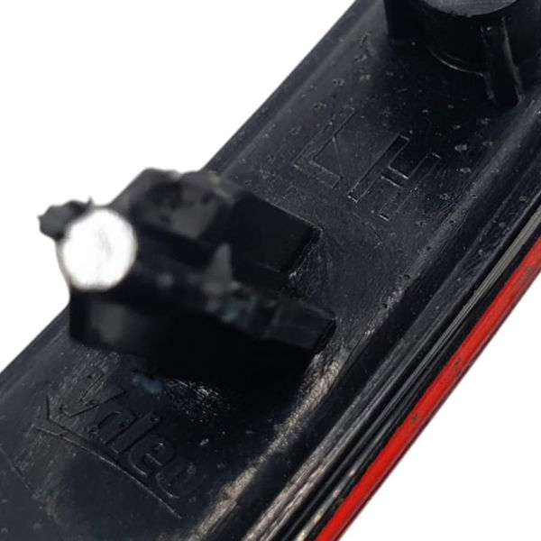 Refletor Parachoque Traseiro Esq Range Rover Velar P300 2020 Vermelho