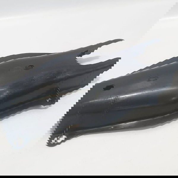 Acabamento Balança Suspensão Traseira Dir Mercedes C200 2016