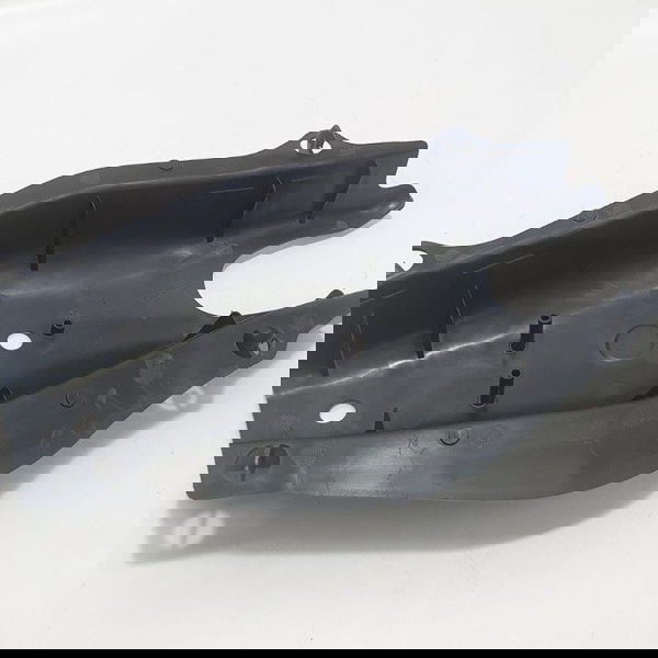 Acabamento Balança Suspensão Traseira Dir Mercedes C200 2016