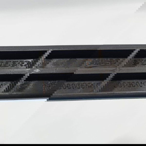 Trava Do Farol L/direito Volvo Xc60 2015