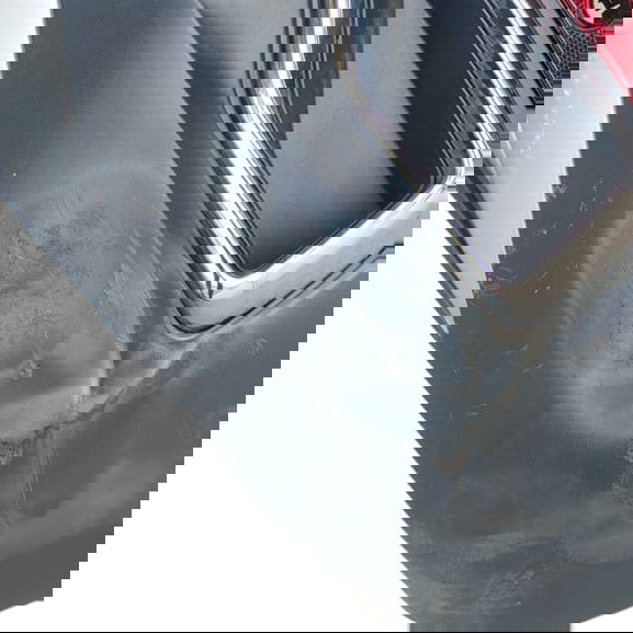 Para-choque Traseiro Inferior Vw Taos 2023( Avaria)