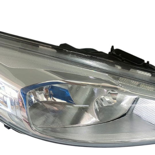 Farol L/d Ford Focus 2015 (avaria) Direito/passageiro