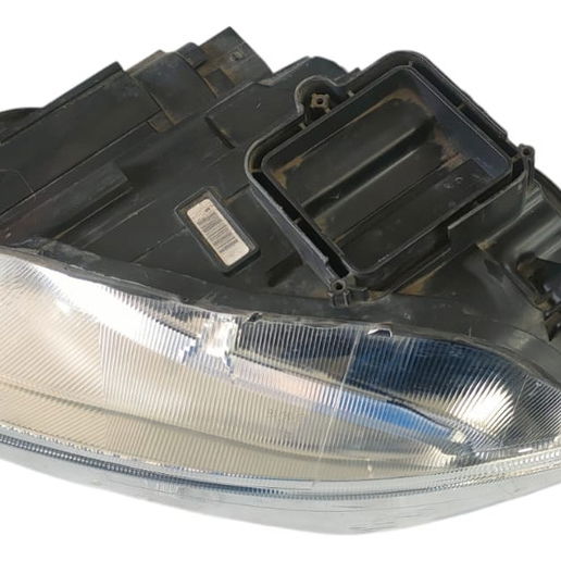 Farol L/d Ford Focus 2015 (avaria) Direito/passageiro