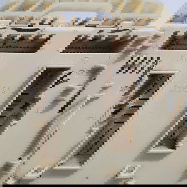 Caixa De Fusíveis Hyundai Ix35 2.0 2017 Cód. 919502s701