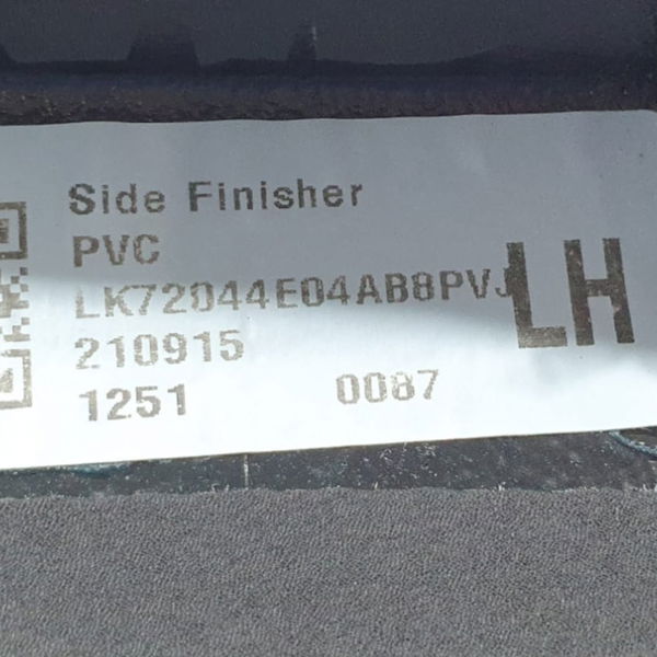 Acabamento Couro Painel Esq Lr Discovery Sport 2022 Preto Listras