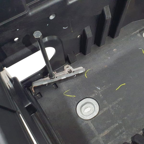 Caixa Suporte Bateria Lr Discovery Sport 2022